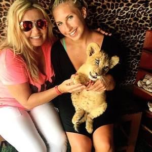 Meet your Posher, Vanessa